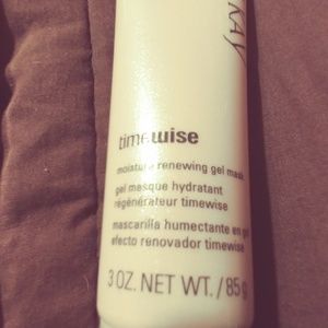 Moisture renewing gel mask